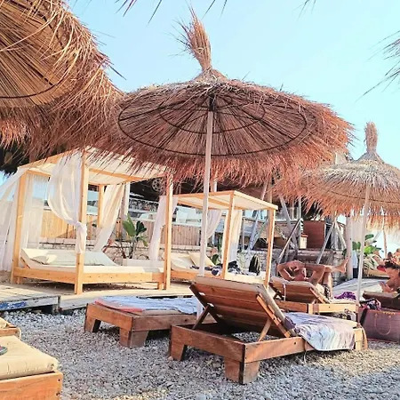 Pensjonat Azure Bay Saranda