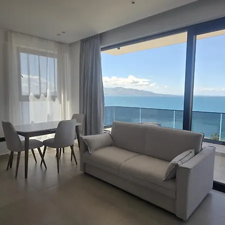 Azure Bay Pensionat 3*