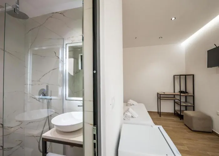 Azure Bay Guest house 3*
