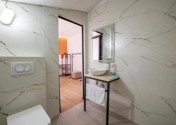 Azure Bay * Sarandë